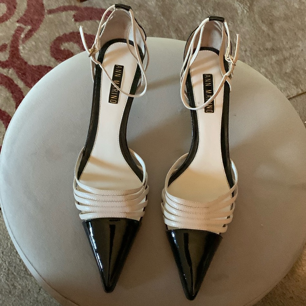 Ann Marino black PanLeather/cream 1” strap heel, straps at the heel & on top 10M